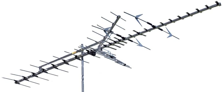 A high-gain outdoor digital TV antenna with long range Yagi design for UHF and VHF signal reception.