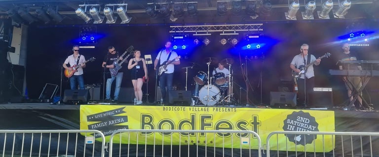 The Dodgers - Rock/Pop covers band Banbury