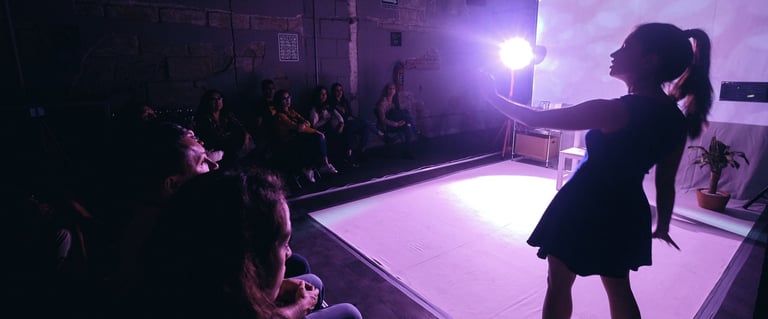 Paulina Orduño en "Intentos para deshacerse del dolor"