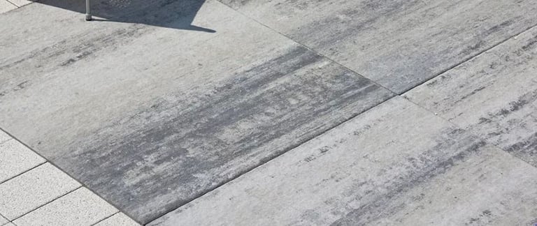 Spalvotos didelės plytelės