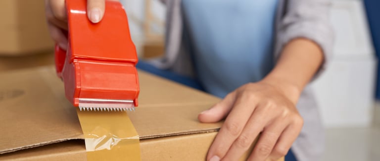 Emballage et entreposage à la prairie demenagement laprairie boîte ruban adhésif