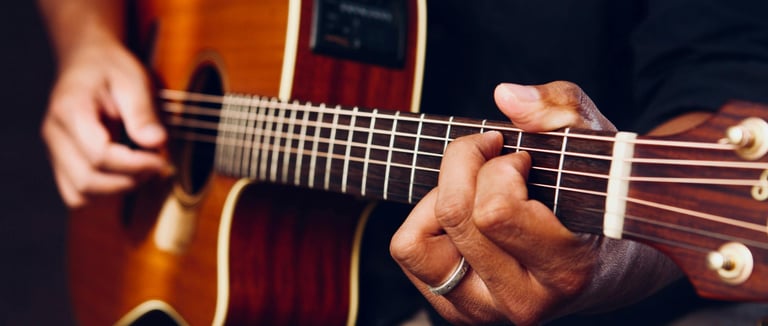 Música, poemas, funerales a medida siguiendo diferentes ritos y tradiciones.