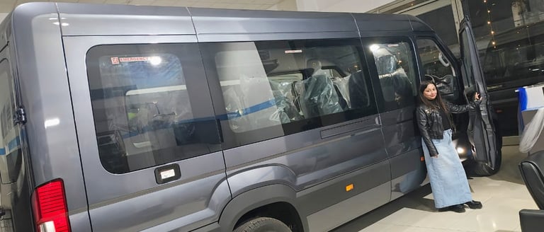 Tempo Traveller Service in chandigarh, luxury tempo traveller in chandigarh, traveller booking in ch