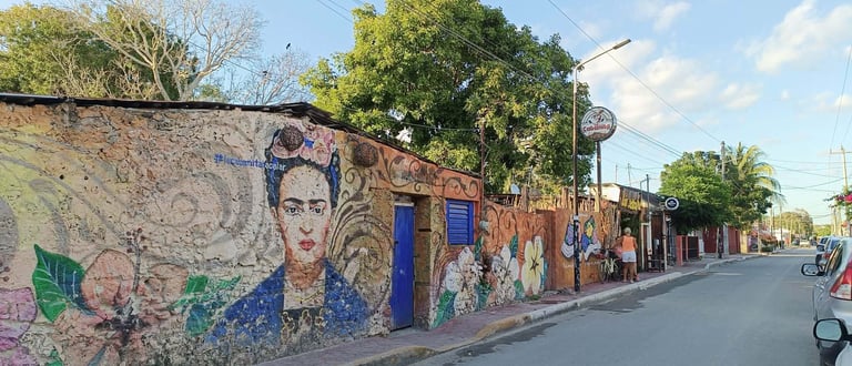 Mexican street art image of Frieda Kahlo