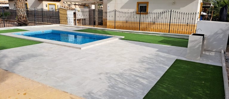 Pool & Outdoor builing in La Marina by Aurea Luxe Generalconstruction La Marina