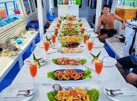 Dinner 3D2N El Nido Coron Expedition