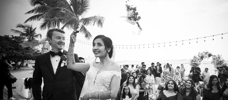 UK wedding photographer captures couple’s first dance at historic London venue.