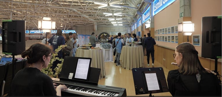 DÚO PIANO Y FLAUTA TRAVESERA (MÚSICA FONDO EN 1º EVENTO EMPRESARIAL «FUNDACIÓN BREOGÁN» 05/05/2024)