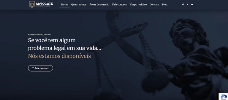 Law firm website banner featuring Lady Justice statue and legal consulting services in Portuguese.