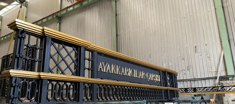 Demirci Salah Usta Iskenderun Ayakkabıcılar Çarşısı demir kapi ve herkel