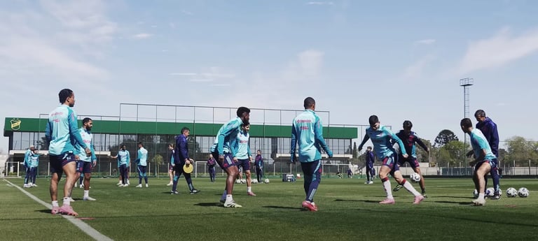Flamengo treinou na Argentina, após jogo contra Estudiantes, para se preparar para o Brasileirão.