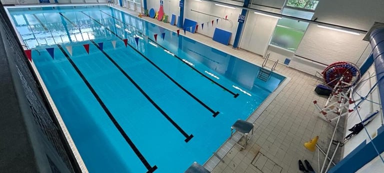 qe girls swimming pool