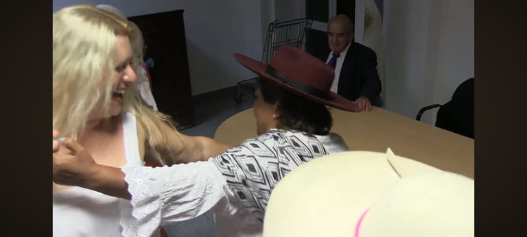 PRESENTACIÓN DEL LIBRO: EL MÁGICO MUNDO DE LA PELUQUERÍA DEL ESCRITOR RAMÓN HÉCTOR ROMERO.