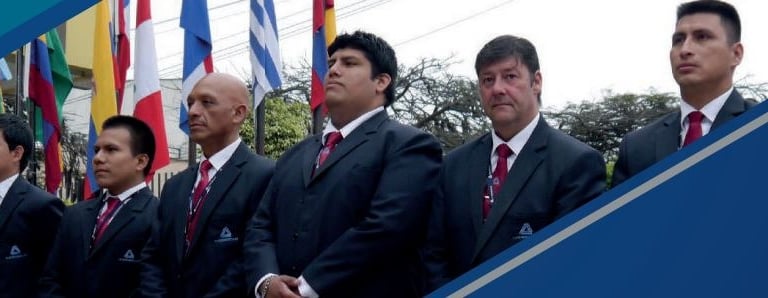 Agentes de Seguridad en terno