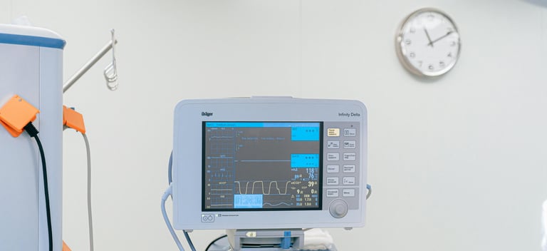 munitor mostrando o grafico de um coraçao