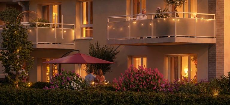 Terrasse résidentielle avec éclairage chaleureux en soirée