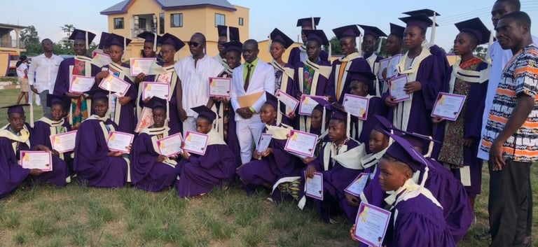 Students enroll at knowledge academy thanks to the support of Mascaire Hosting