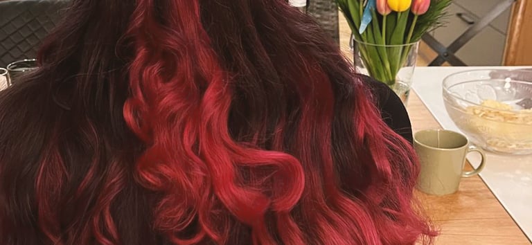 Hiustenvärjäys esimerkkikuva