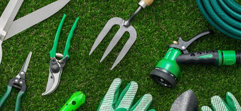 гарден помагала