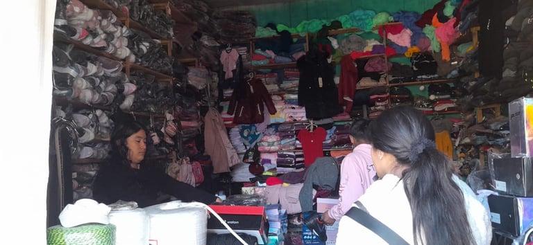 Tienda Rufino Sobrados - Mercado del distrito de Huancaspata, Pataz