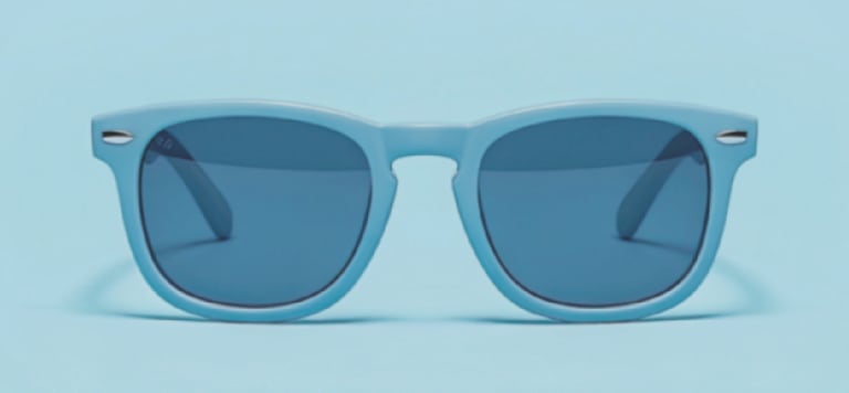 Fashion eyewear with light adaptive lenses