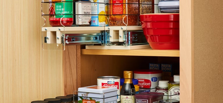 hybrid magnetic spice rack and vertical spice rack organization in small kitchen