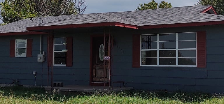 Single Family Home for Rent-To-Own: No Banks No Loans to move into this beautifully renovated SFH