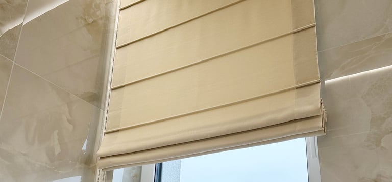 šviesi, bet neperšviečianti romanetė