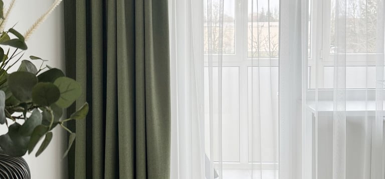 sąmanų žalios naktinės ir skaidrios dieninės