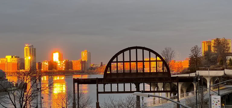Sun Bouncing off Buildings along the High Line