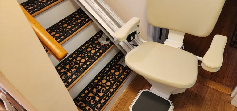 rave2 ameriglide atlas stairlift stair elevator long island