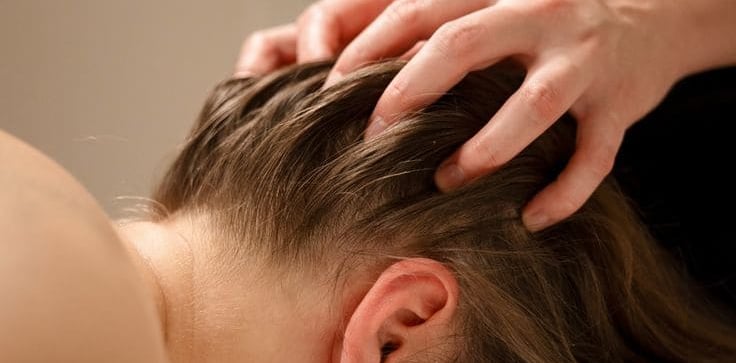 massage du cuir chevelu bruxelles - Medi Kiss Dermaclinic