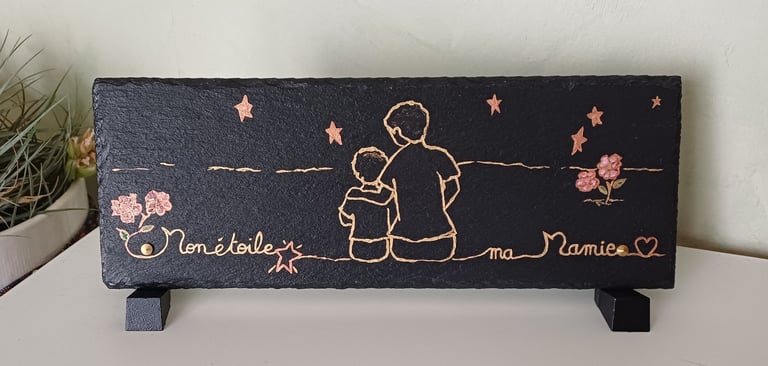 Gravure couleurs, fait main, sur ardoise,plaque funéraire, dessin au choix, Sepulture 49