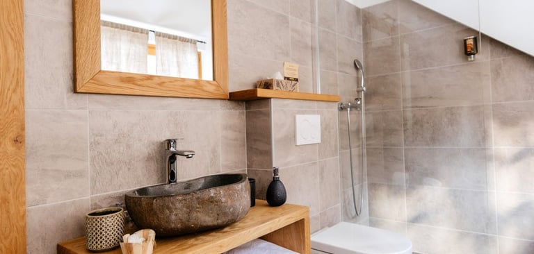 hotel bathroom picture