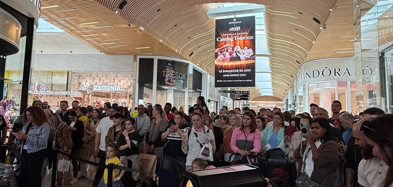 Public nombreux lors du Casting Tour Talent dans un centre commercial 