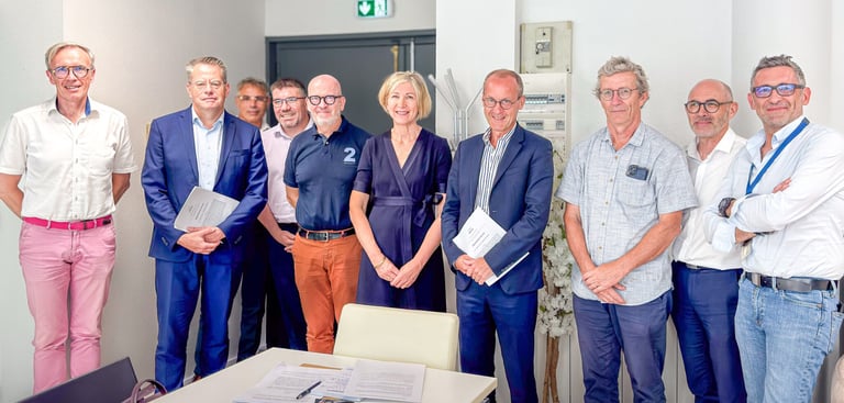 Stéphane Piednoir dans sa permanence avec les acteurs de l'enseignement supérieur d'Angers