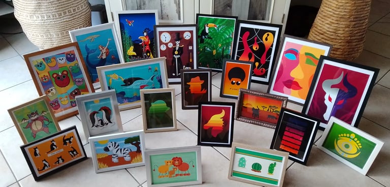 Photo de dessins numériques encadrés