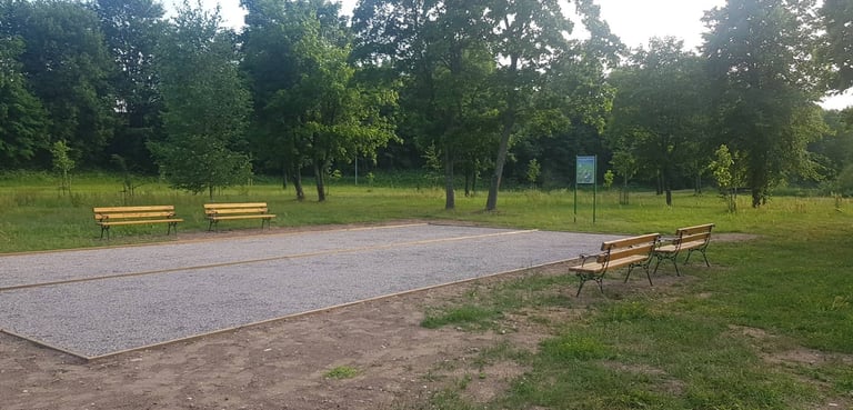 petankės aikštelė Rotary parke Jurbarke