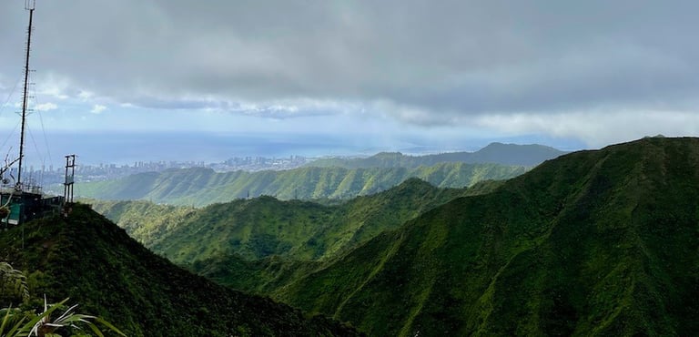 Wiliwilinui Ridge Trail O'ahu Hawai'i