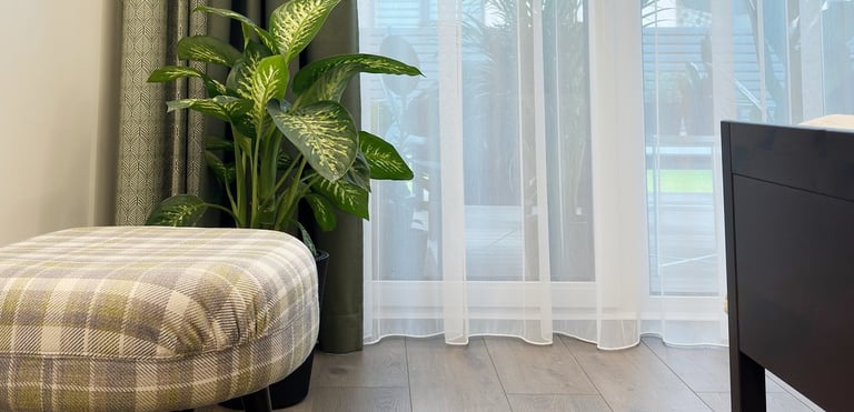 raštuotos naktinės užuolaidos