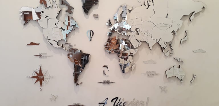 mapamundi o planisferio 3d de espejo