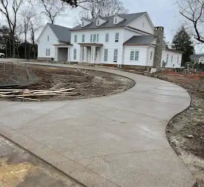 a driveway with a driveway and driveway with a driveway