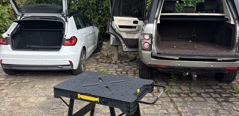 voiture ouverte pour nettoyage