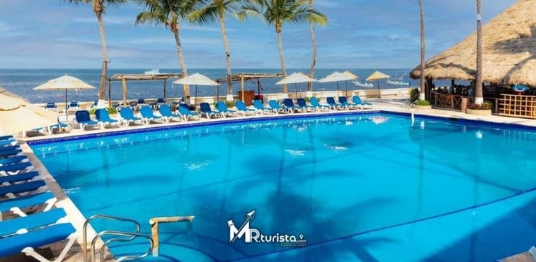 piscina hotel las palmas - viajes a puerto vallarta saliendo desde morelia