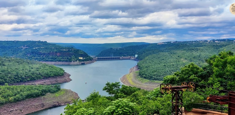 From above Pathalganga - panoramic view of Srisailam Dam and its vast reservoir.