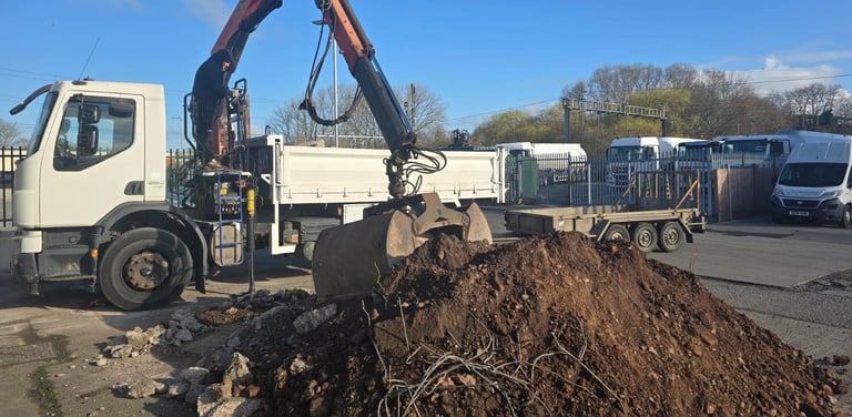 Construction site clearance using grab lorry in West Bromwich and Tividale