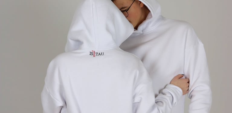 Džemperiai poroms, individualus siuvinėjimas ant džemperių