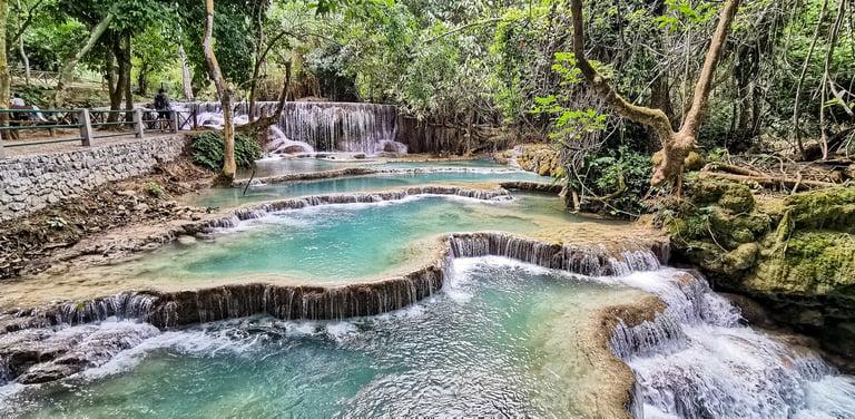 Kuang Si waterval