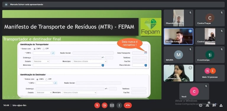 Capacitações digitais ao vivo ou gravadas, flexíveis para equipes distribuídas no Brasil.