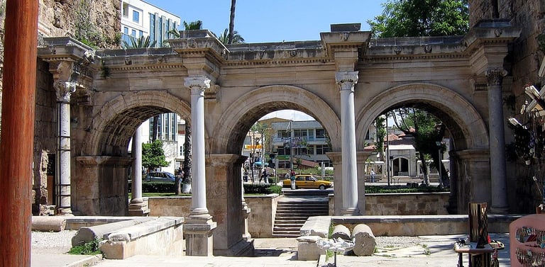 arco de adriano en turquía